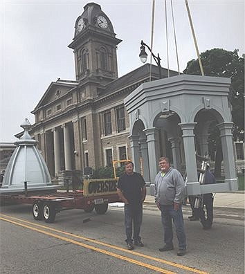 Franklin County Courthouse finally gets new  cupola after a year wait