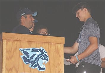 Awards banquet reflects on baseball season