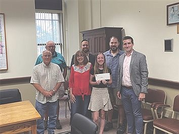 Leea Persinger awarded scholarship