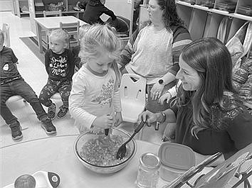 Local dietician educates children on apples 