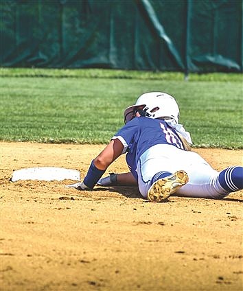 Lady Patriots fall to Lady Arrows, 9 -8